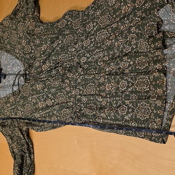Forever 21-Floral Green Long Sleeve  Romper - Picture 6 of 7